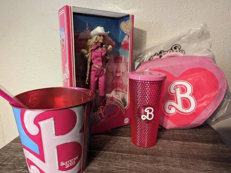 Barbie Glass Coffee Mugs, Dreamhouse Collection, Double Wall Insulation  With Pink Handle, Keeps Beverages Hot or Cold Longer, 16 Oz Capacity 